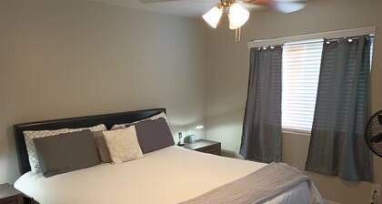 The cute 3 bedroom and amenity spot 15 mins to Strip and Airport
