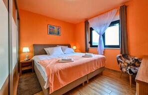 2 habitaciones, caja de seguridad en la habitación y cuna de viaje 