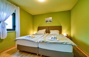 2 bedrooms, in-room safe, travel cot, free WiFi