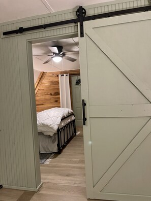 2 bedrooms, desk, iron/ironing board, travel cot