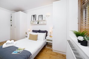 2 bedrooms, iron/ironing board, free WiFi, bed sheets