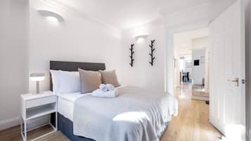 2 bedrooms, iron/ironing board, travel cot, free WiFi