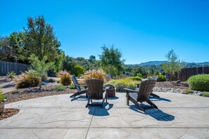 Picturesque Rosemary Retreat (1518)