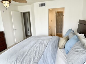 3 bedrooms, travel cot, free WiFi, bed sheets