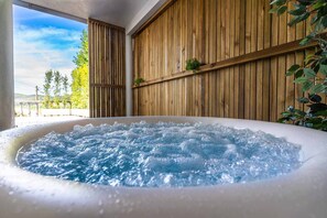 Indoor spa tub