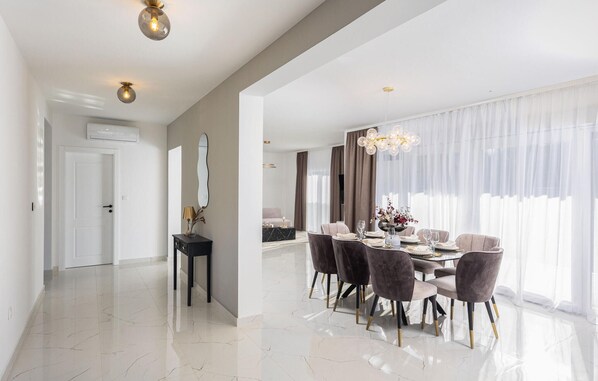 تناول الطعام