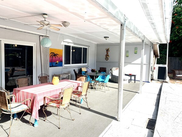 Outdoor dining