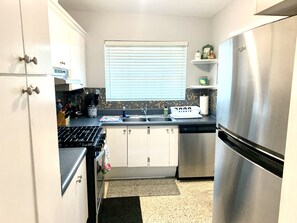 Fridge, dishwasher