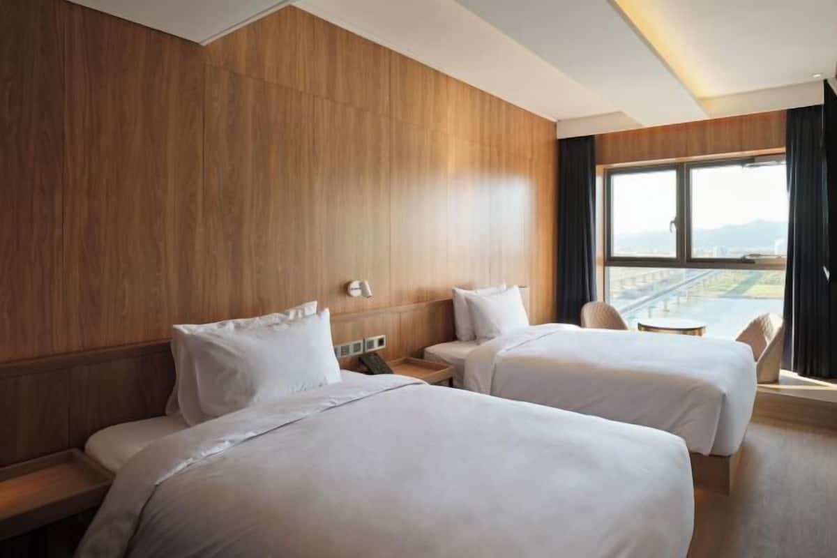1 slaapkamer, luxe beddengoed, donzen dekbedden, een kluis op de kamer