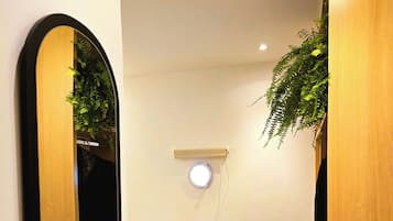 Cortinas blackout, tabla de planchar con plancha y wifi gratis