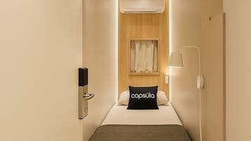 Capsula Solteiro banheiro compartilhado | Mörkläggningsgardiner, strykjärn/strykbräda och gratis wi-fi