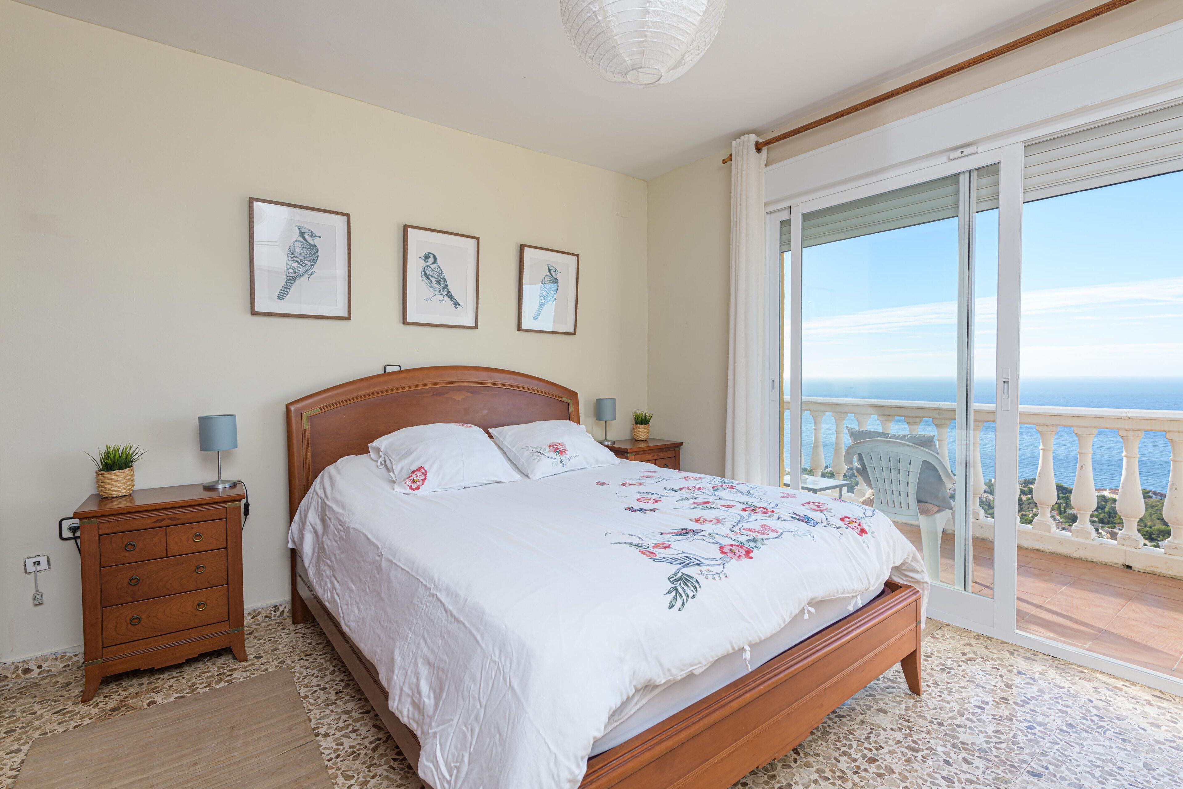 3 chambres, fer et planche à repasser, Wi-Fi gratuit, draps fournis