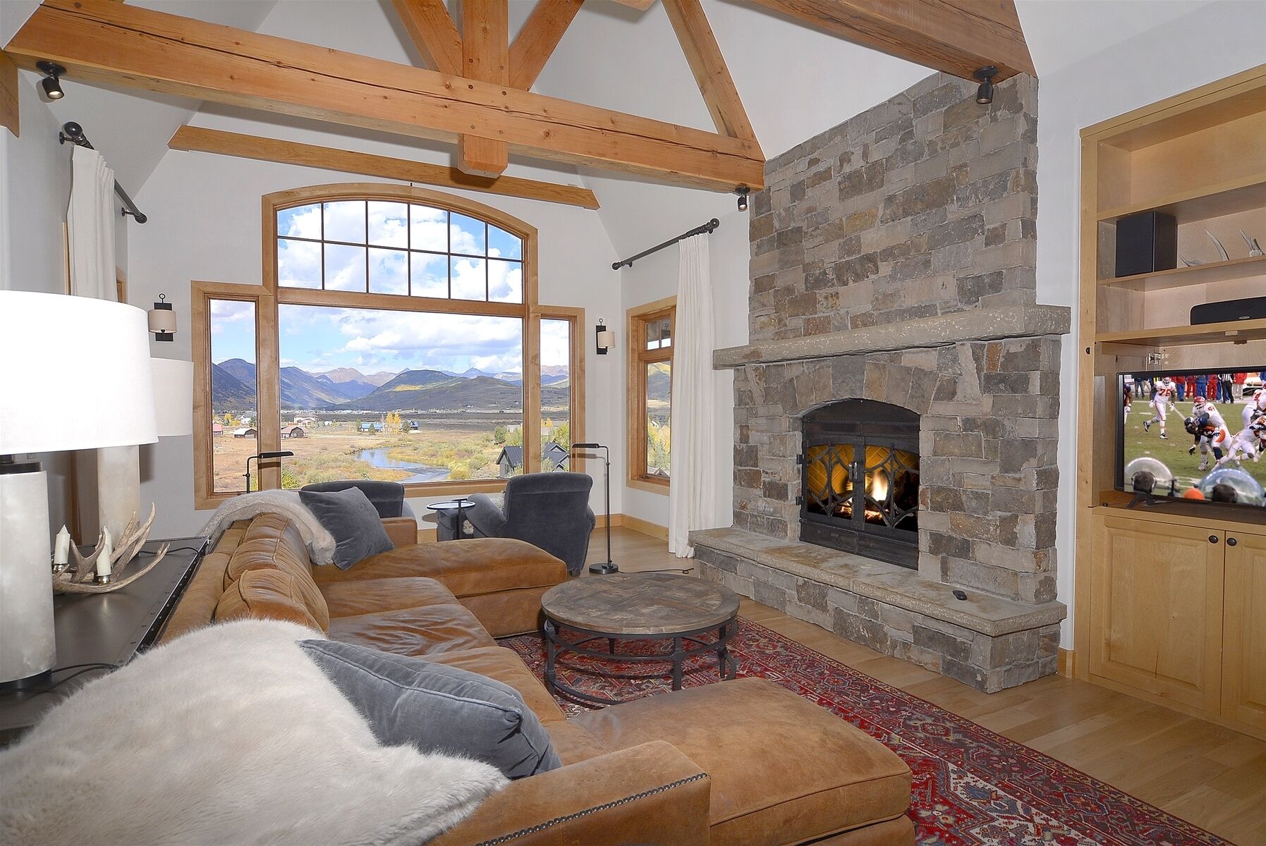 TV, fireplace, offices