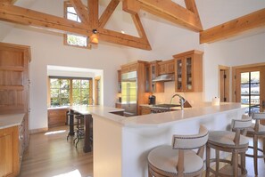 Fridge, microwave, oven, stovetop - River Haven / Lux Home Right on the Slate River / Fishing Access! Views to Town! (Crested Butte)