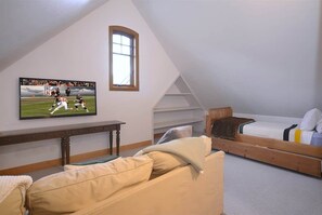 4 habitaciones, tabla de planchar con plancha, wifi y ropa de cama