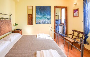 5 bedrooms, travel crib, free WiFi