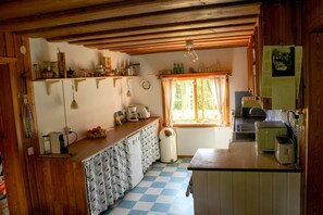 Fridge, microwave, oven, stovetop - Beautiful 4-5 persons Cottage in Alvdalen (Älvdalen)