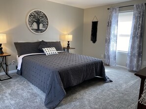 3 bedrooms, desk, iron/ironing board, travel cot