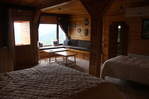 Minibar, desk