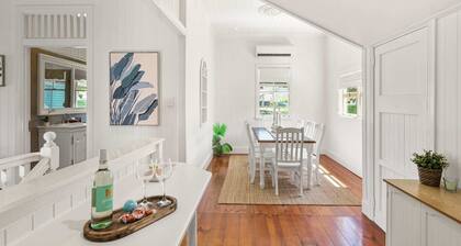 Family Home in Balmoral - Family Stays