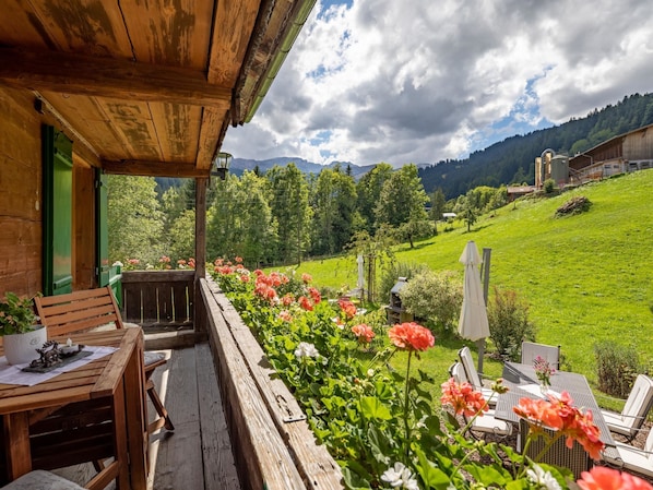 Outdoor dining - Chalet Bijou+ 1 OG by Interhome (Lenk)