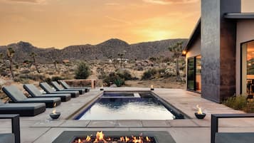 Outdoor pool, a heated pool
