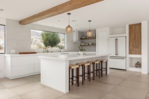 Fridge, microwave, oven, stovetop - Amaru Muru - Luxury Villa with Pool, Hot Tub, Yoga Room, Firepit and Epic Views! (Joshua Tree)