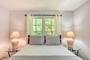 1 bedroom, iron/ironing board, free Internet, bed sheets - Vibrant West Palm Beach Home < 2 Mi to Beach! (West Palm Beach)