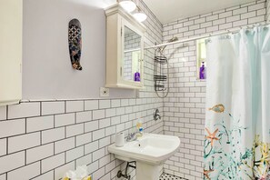 Free toiletries, hair dryer, towels - Vibrant West Palm Beach Home < 2 Mi to Beach! (West Palm Beach)