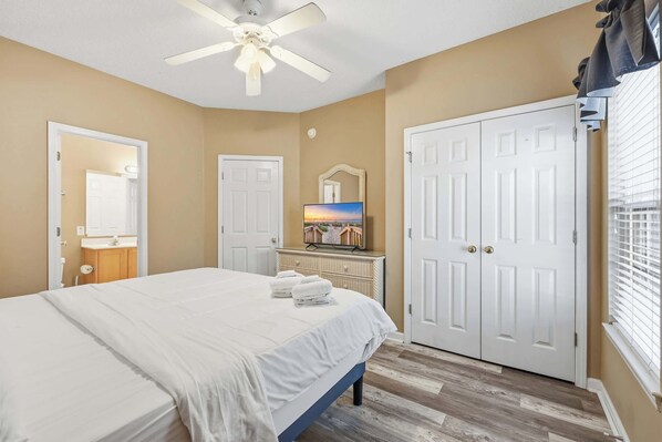 6 bedrooms, iron/ironing board, free WiFi, bed sheets