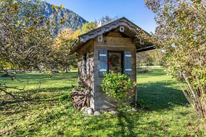 Exterior - Apartment "5 Apartment mit Gartenblick" with Mountain View, Private Balcony & Wi-Fi (Schönau)