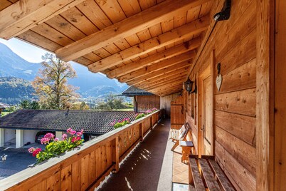 Apartment "9 Apartment mit Bergblick" with Mountain View, Private Balcony & Wi-Fi
