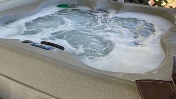 مغطس سبا خارجي