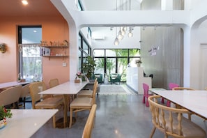 Lobby sitting area - ANGPAO HOTEL (Ratsada)