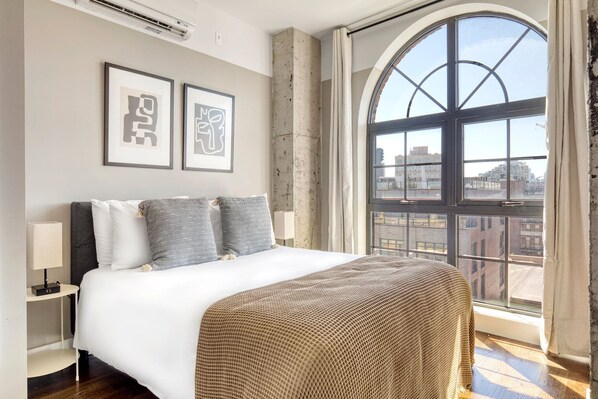 2 chambres, fer et planche à repasser, Wi-Fi, draps fournis