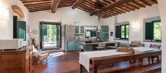 Villa à Le Grazie avec 7 chambres à coucher, 14 couchages