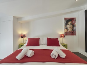 2 habitaciones, tabla de planchar con plancha, internet y ropa de cama 