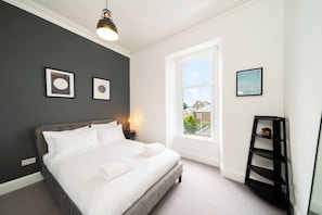 2 chambres, bureau, fer et planche à repasser, Wi-Fi gratuit