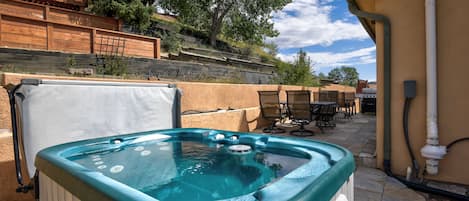 Bain à remous extérieur