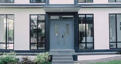 Check out this spectacular 5 Bed Villa with Pool!