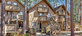 Captains Walk 103: Cozy 2BR condo in Keowee Key, perfect for a relaxing getaway.
