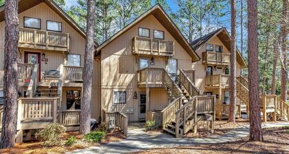 Captains Walk 103: Cozy 2BR condo in Keowee Key, perfect for a relaxing getaway.