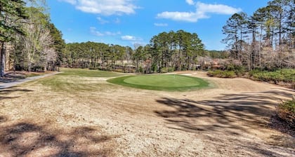 Captains Walk 103: Cozy 2BR condo in Keowee Key, perfect for a relaxing getaway.