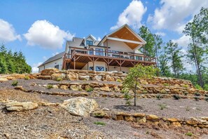 Exterior - Coveside Spacious 5BR Waterfront Home (Six Mile)