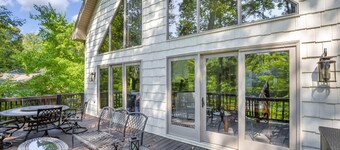 Hopkins Road Chalet on Hartwell
