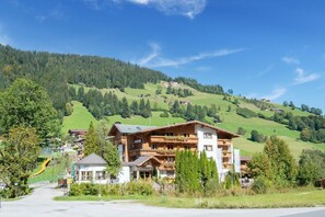 Exterior - Chalet in Oberau near Ski Slopes (Kirchbichl)