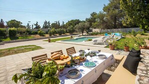 Outdoor dining - Holiday Home near Beach in Afandou (Koskinou)
