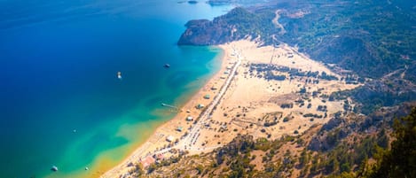 Vlak bij het strand