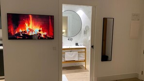 Dusche, Regendusche, Haartrockner, Bademäntel