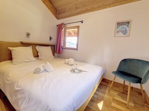 2 bedrooms, free WiFi, bed sheets - Spacious renovated apartment · Parking · Near slopes · Balcony (Méribel)